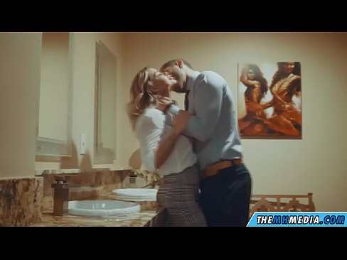❤️ Uma blonde obugaxayo ekuyenga endlini yangasese yomphakathi Izocansi ku-porn zu.tubsexer-porn.ru ❤